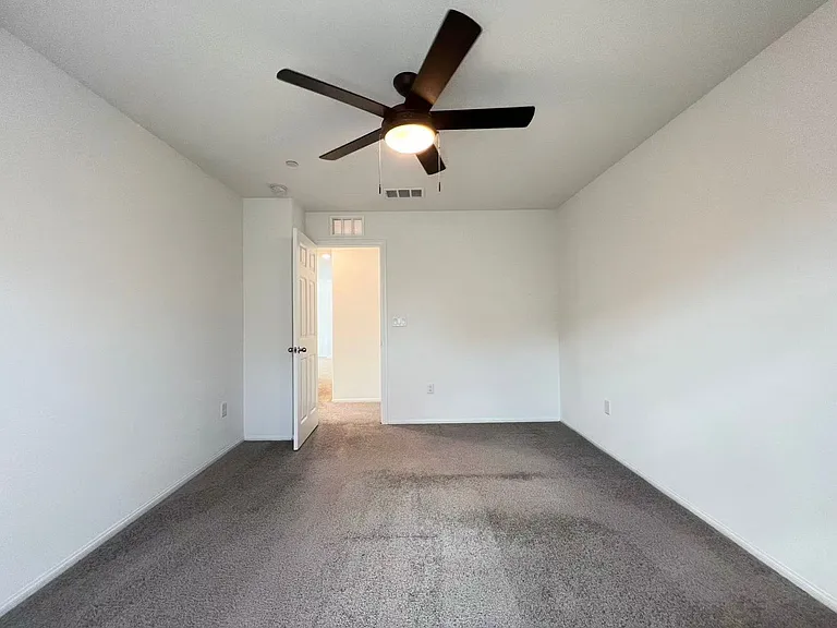 1347 Graphite Ave — Photo 23