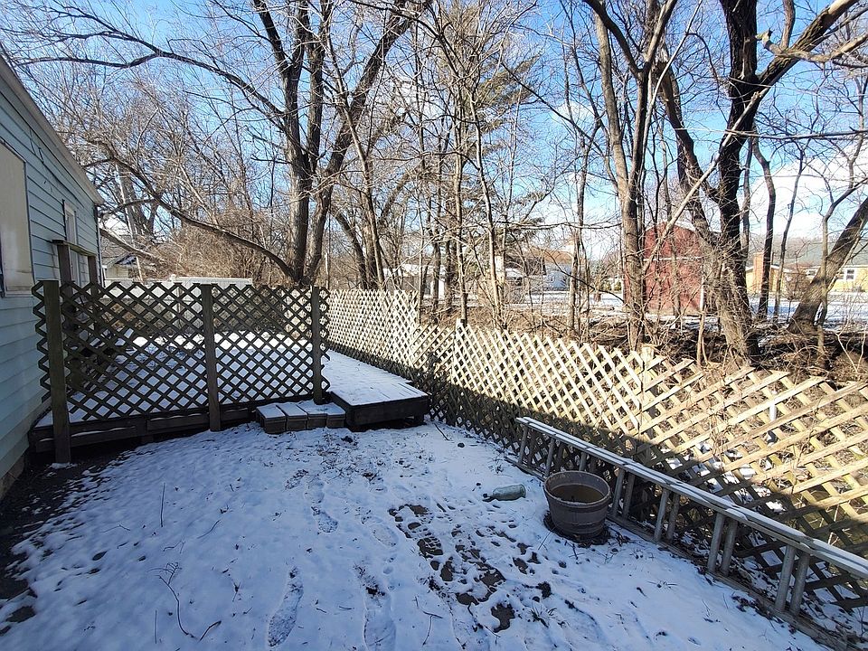 316 1/2 Prairie St, Ottawa, IL 61350 Zillow