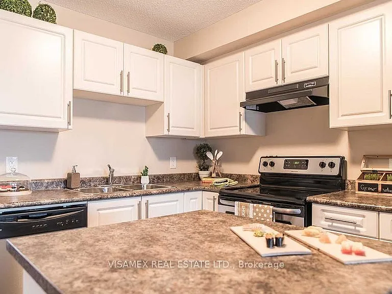 7768 Ascot Cir #11 — Photo 7