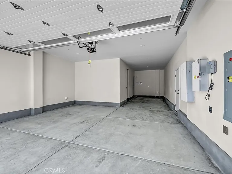 5538 Alethea Way — Photo 25