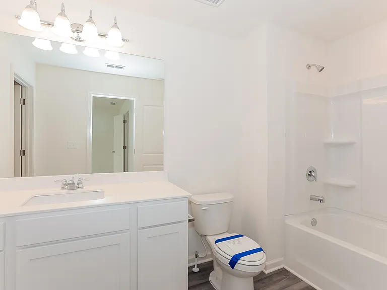 2567 Coventry St SW — Photo 8