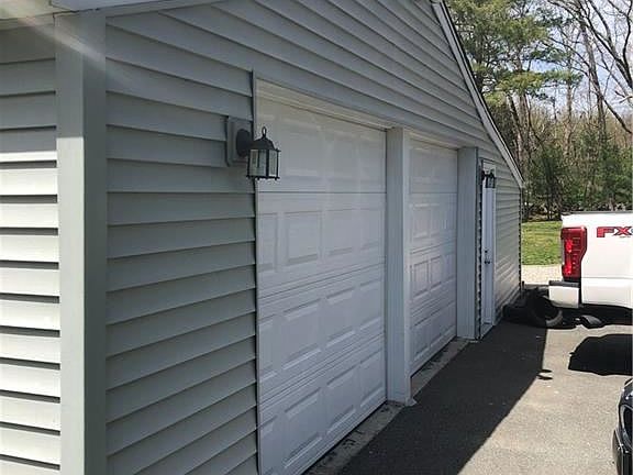 5th image of 251 Buxton St