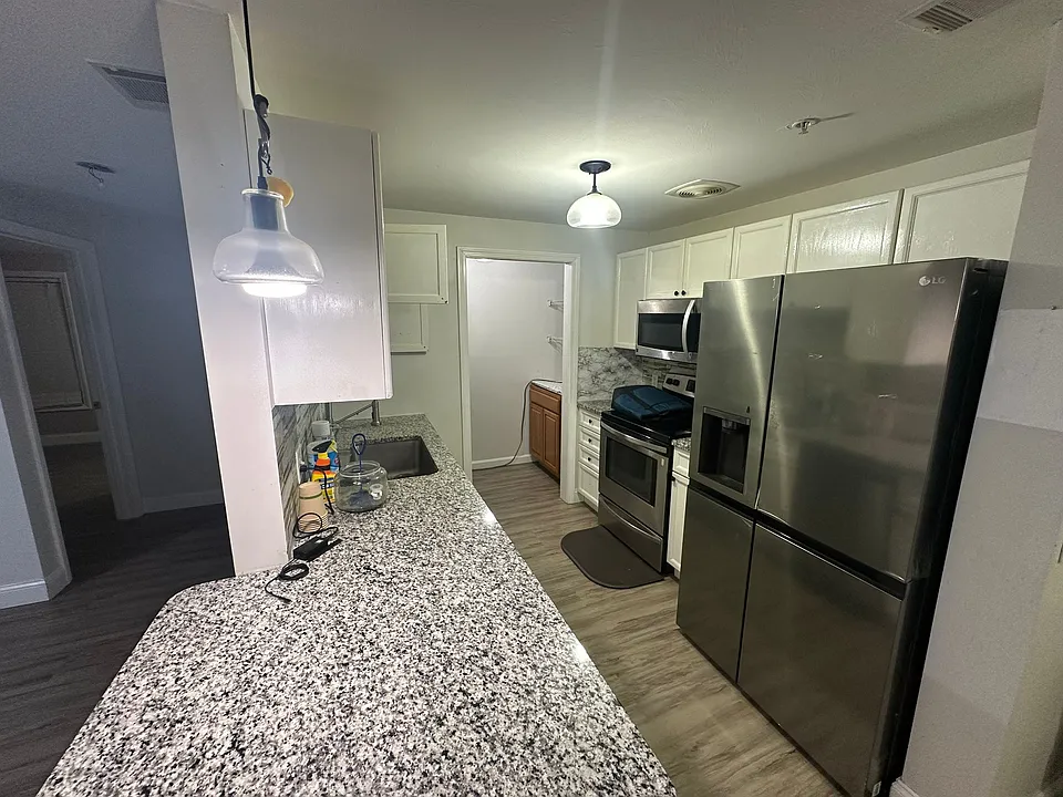Kitchen with Island