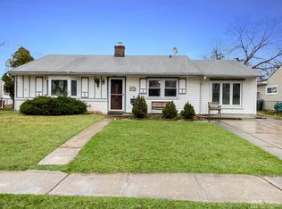 3 Weldon Rd, Edison, NJ 08817
