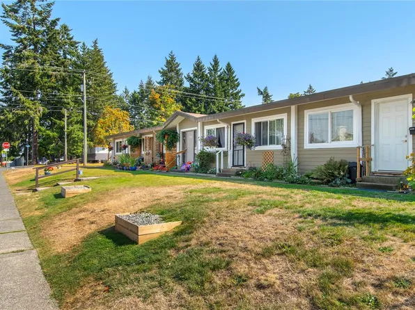 394 Cedar St, Campbell River, BC V9W 2V2