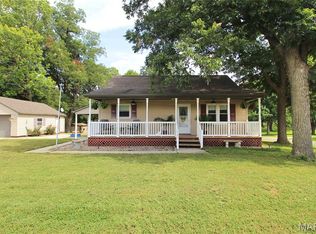 822 Sparta St, Saint Libory, IL 62282