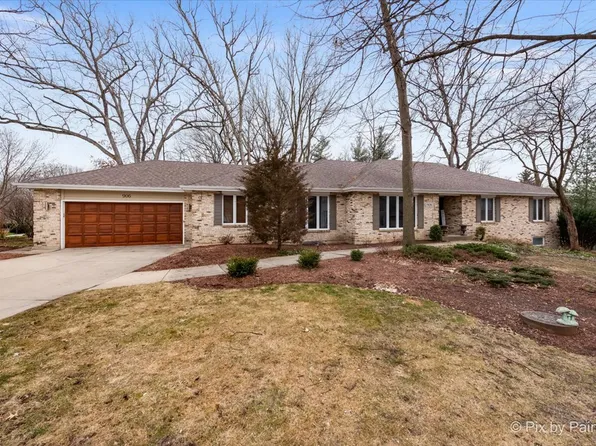 906 Wildrose Springs Dr, Saint Charles, IL 60174