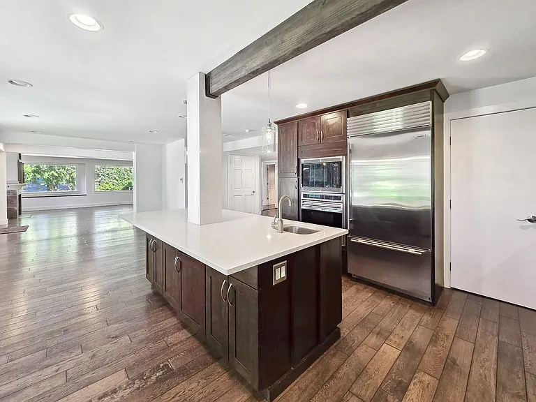 10058 NE 29th Pl — Photo 5