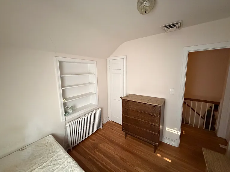 4235 Alton Pl NW — Photo 4