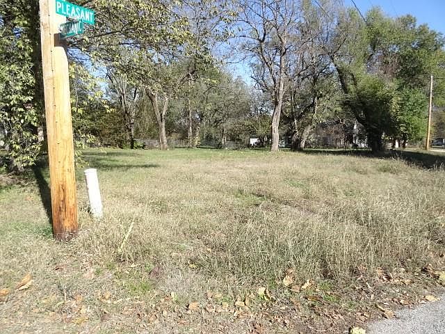 2nd image of 501 Mechanic St
