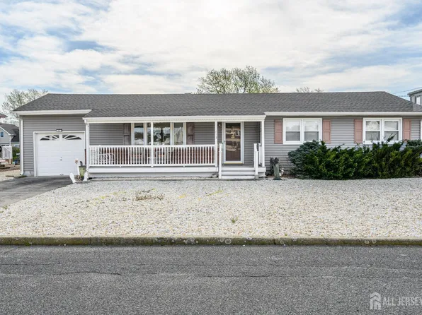 613 Winthrop Dr, Forked River, NJ 08731