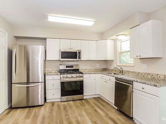 3rd image of 6932 NW 78th Ter