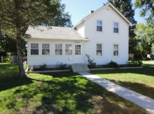 502 E Edgewater St, Portage, WI 53901