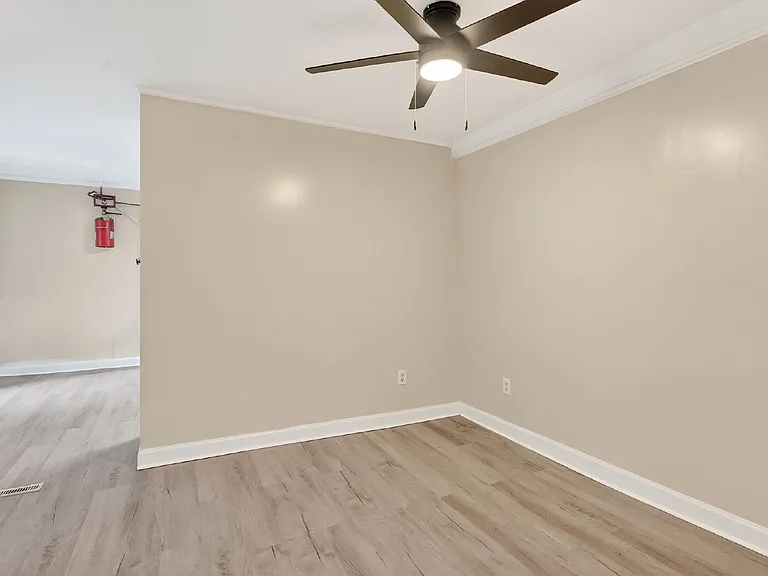 409 Meadow Rd — Photo 18