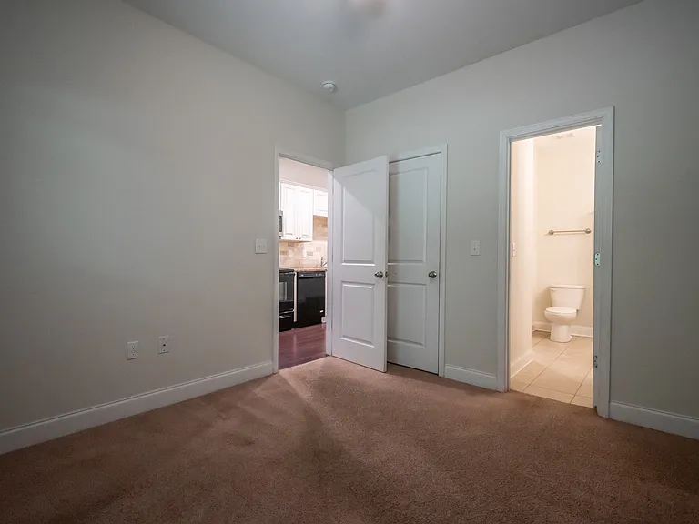 1131 Binghampton Cir — Photo 9