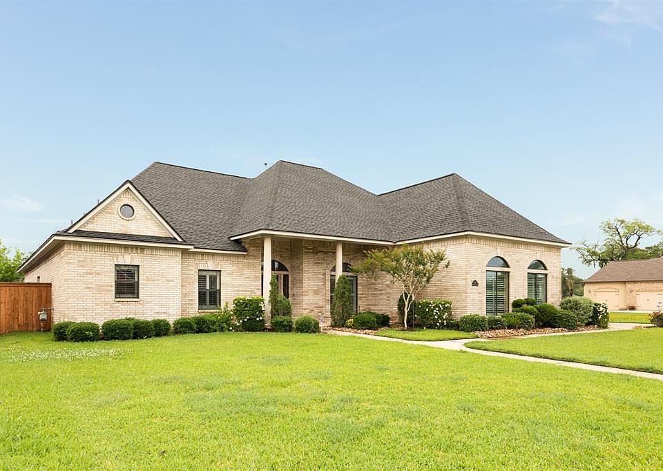 1st image of 55 Deerwood Ct