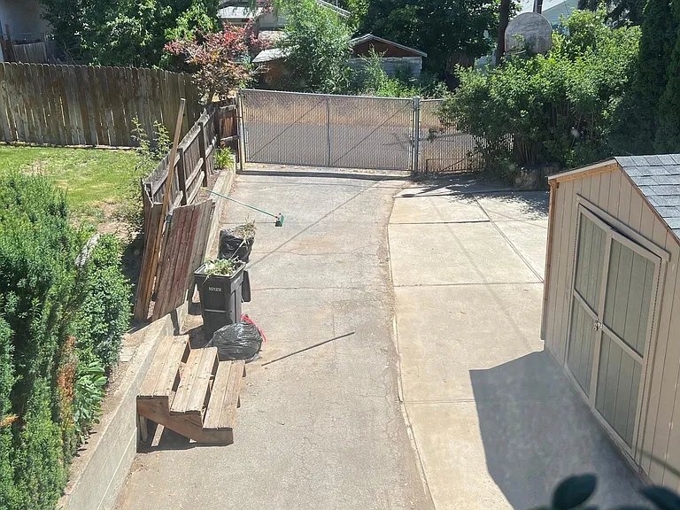 215 S 15th Ave — Photo 12