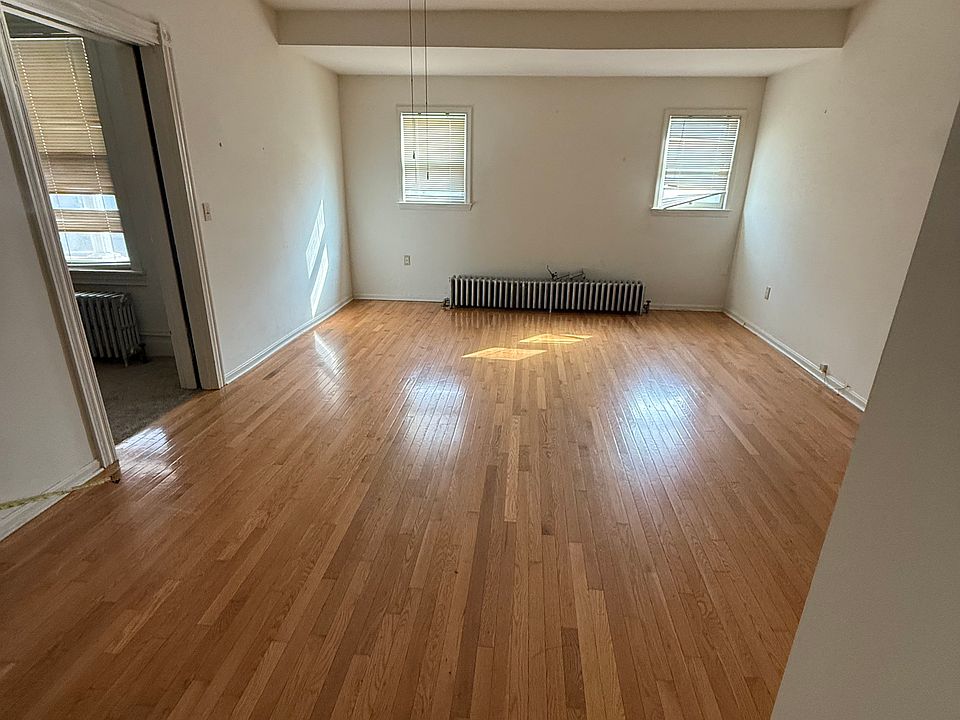 15' x 18' Bedroom- to the right is the office/nursery