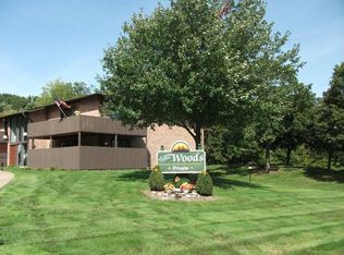 6890 Carriage Hill Dr #A3, Brecksville, OH 44141