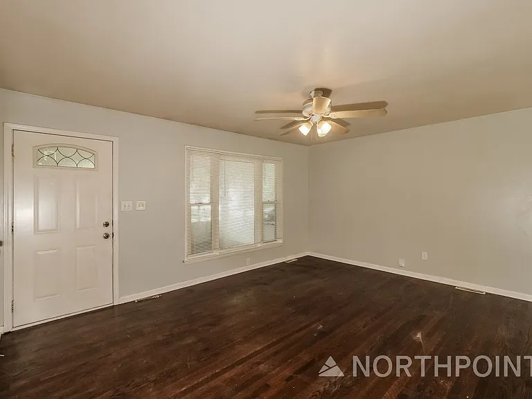 3407 N Pleasant St — Photo 4