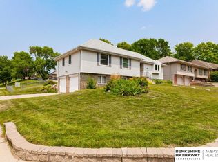 13642 Arbor St, Omaha, NE 68144