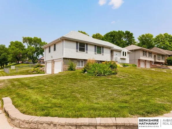 13642 Arbor St, Omaha, NE 68144