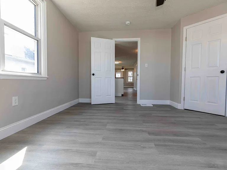 1818 Dallas Ave — Photo 13