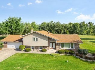 2834 E Pine Dr, Crete, IL 60417