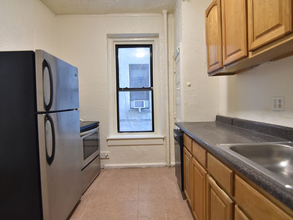 2nd image of 522 W 161st St APT 14