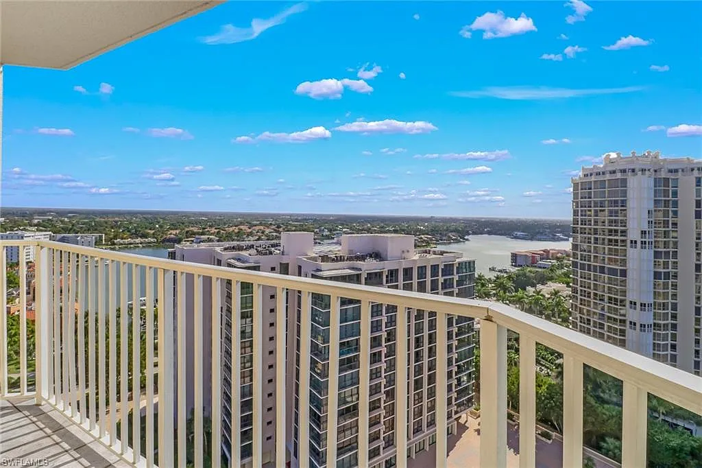 3 bed, 3.0 bath, 2575 sqft, $25,000 — Photo 3