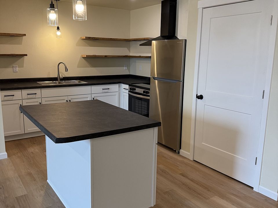 1st image of 135 N 4th Ave #11574357