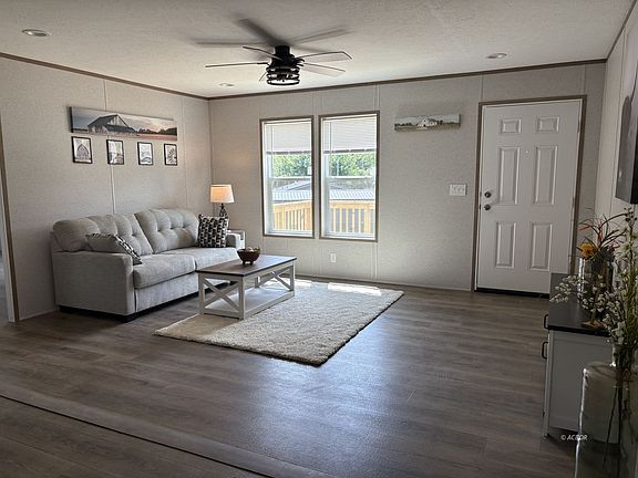 4th image of 2293 5th St