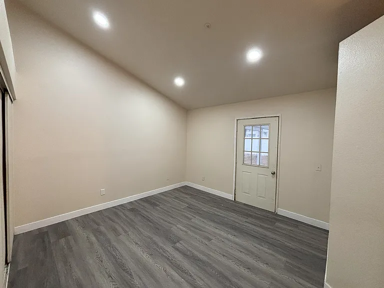 16135 Avenida De Loring — Photo 11