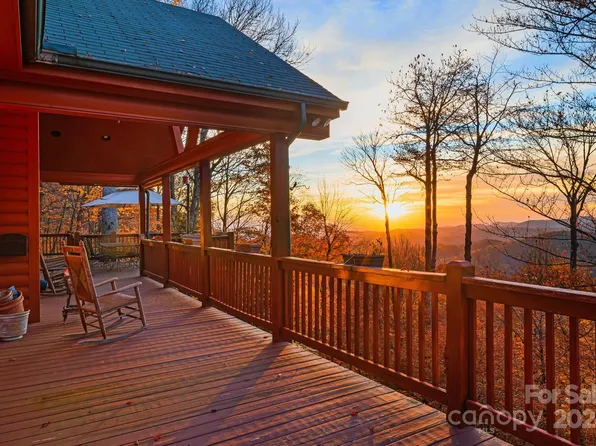 3182 El Miner Dr, Mars Hill, NC 28754