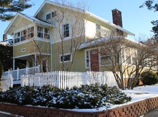 304 N Chicago Ave, Rockford, IL
