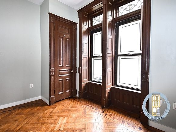 2nd image of 130 New York Ave #2FF