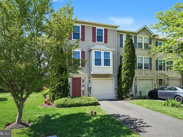 14 Dare Ln, Pottstown, PA 19465