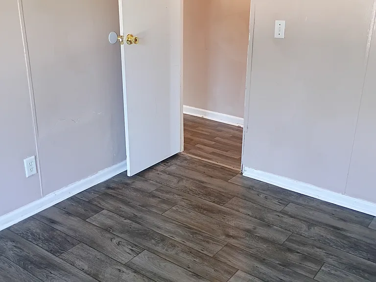 710B S Walnut St — Photo 5
