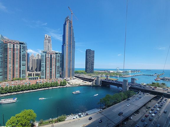 4th image of 420 E Waterside Dr Unit 1212