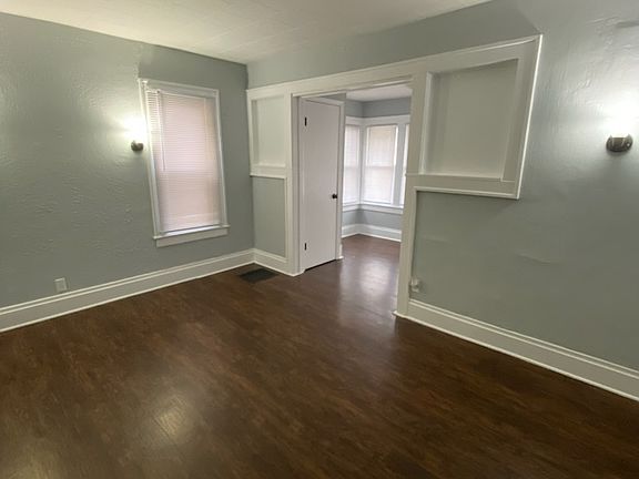 3rd image of 690 Stanley Ave