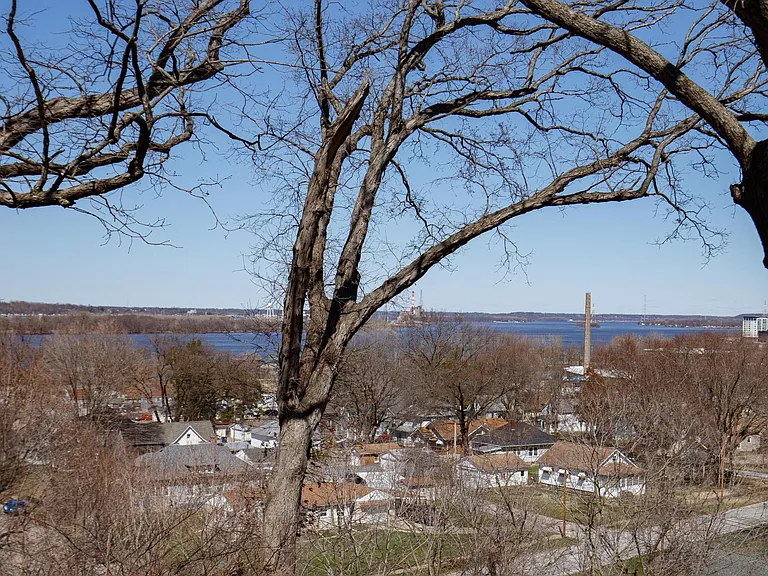 4640 5th Ave — Photo 6