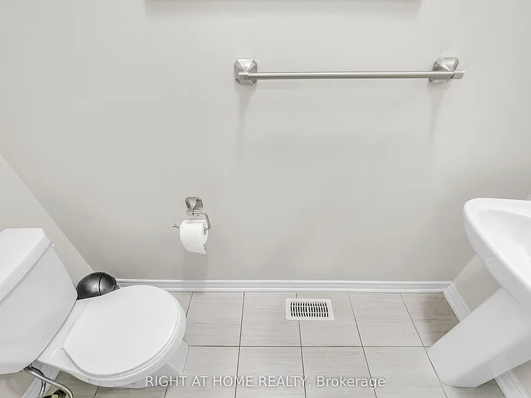 126 Blackwell Cres — Photo 15