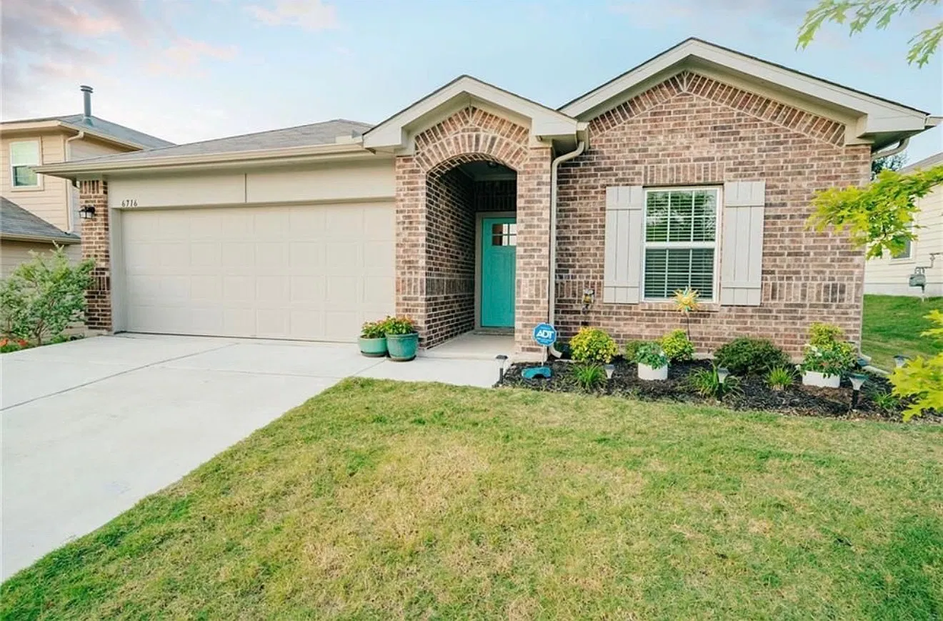 3 bed, 1514 sqft, $2,300 — Photo 1