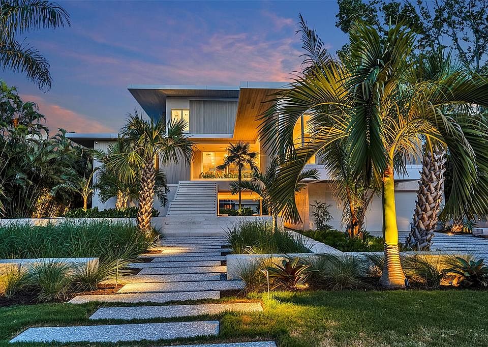 1st image of 500 Harbor Cove Cir