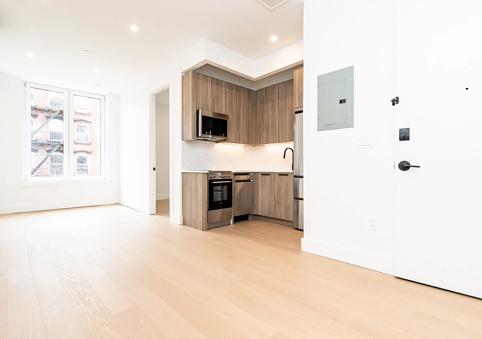 107 South 6th Street — Photo 1