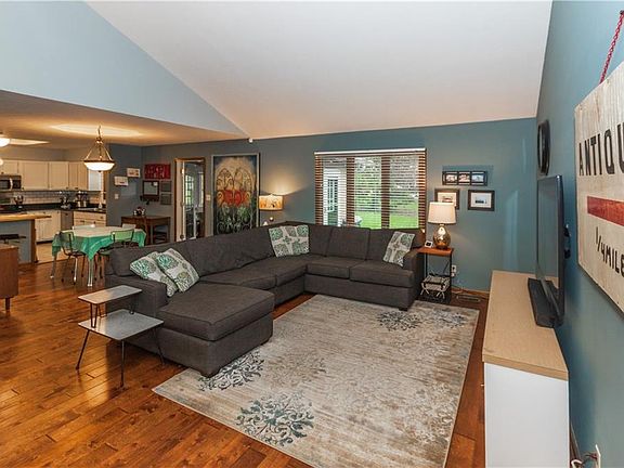 5th image of 8460 Chateaugay Dr