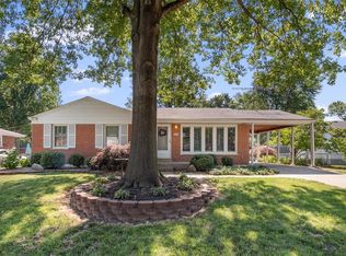 860 Saint Patrice Ln, Florissant, MO 63031