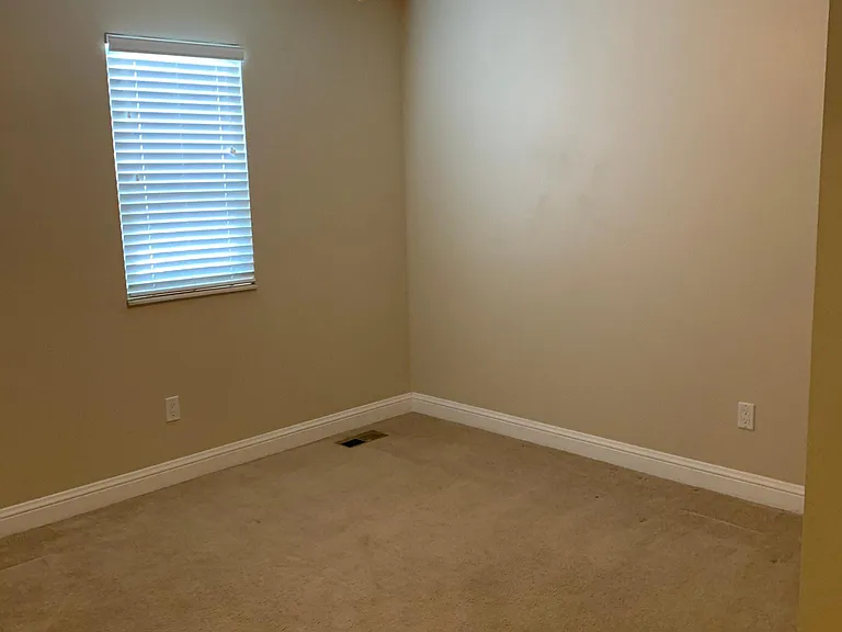 12214 W Saratoga Ave — Photo 15