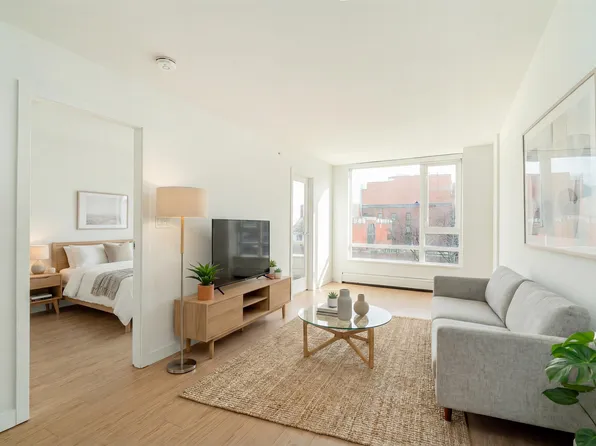 188 Keefer St #716, Vancouver, BC V6A 0E3