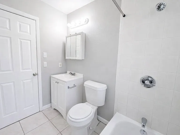 3707 E North Bay St — Photo 5